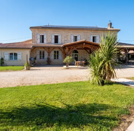 Maison 14 personnes avec piscine partagée à Périssac : photo 2