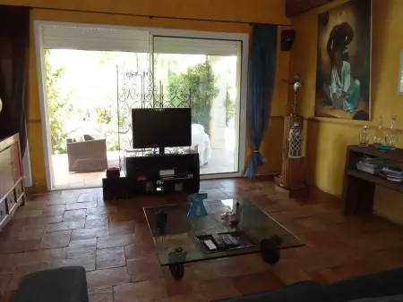 Villa avec piscine privée chauffée à Beauvoisin, 2 chambres : photo 8