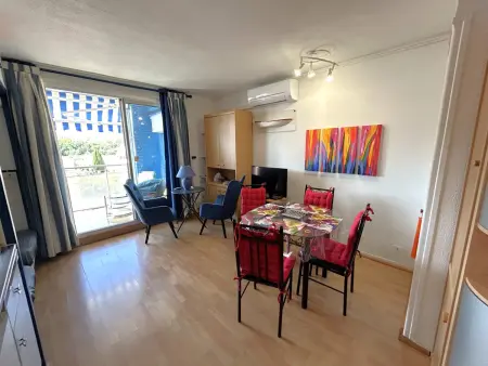 Studio cabine climatisé avec loggia et parking privé : photo 7