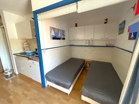 Studio cabine climatisé avec loggia et parking privé : photo 8