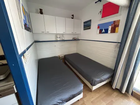 Studio cabine climatisé avec loggia et parking privé : photo 9