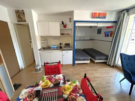 Studio cabine climatisé avec loggia et parking privé : photo 10