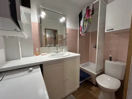 Studio cabine climatisé avec loggia et parking privé : photo 12