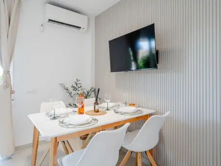 Playa Sur – Appartement rénové 55m² à 550m de la plage : photo 8