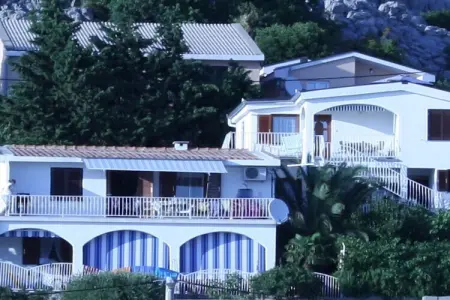 Location maison à Karlobag, Appartement de vacances à Karlobag avec barbecue