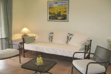 Villa La Colle Belle à Carros, piscine et spa : photo 2