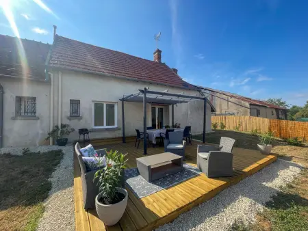 Gîte de plain-pied 4 pers. Orbigny, jardin clos et jeux : photo 2