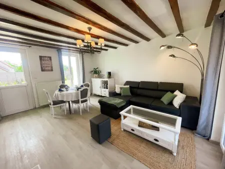 Gîte de plain-pied 4 pers. Orbigny, jardin clos et jeux : photo 7
