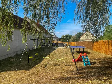 Gîte de plain-pied 4 pers. Orbigny, jardin clos et jeux : photo 34