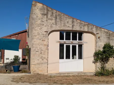Studio aménagé dans ancien atelier - Courcôme : photo 7