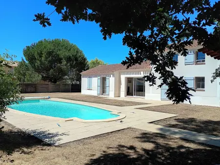 Location maison à Coëx, Maison avec piscine privée au calme