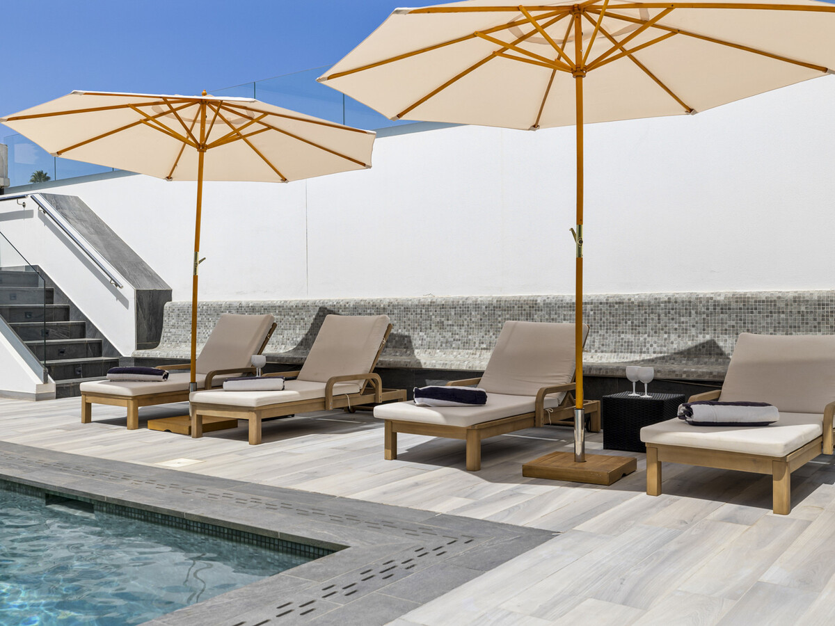 Villa Santi, 5 chambres avec piscine chauffée à Marbella - Photo 3