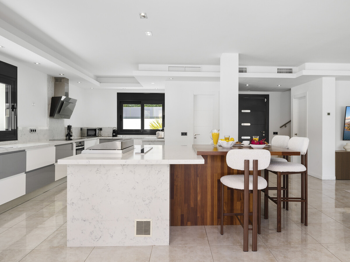 Villa Santi, 5 chambres avec piscine chauffée à Marbella - Photo 11