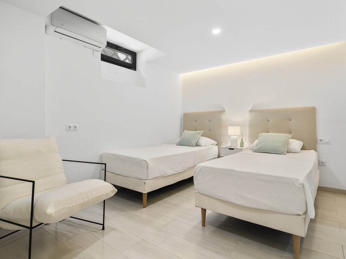 Villa Santi, 5 chambres avec piscine chauffée à Marbella - Photo 31