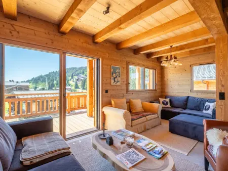 Chalet des Berbèris : ski aux pieds, neuf, 8 pers. : photo 2