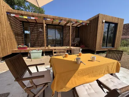 Gîte Greenkub Les Jours Heureux à Verneix : photo 2
