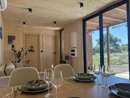 Gîte Greenkub Les Jours Heureux à Verneix : photo 4