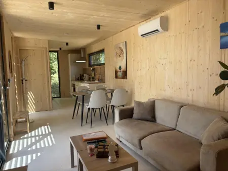 Gîte Greenkub Les Jours Heureux à Verneix : photo 10