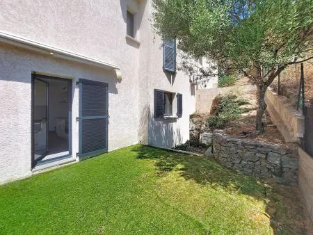 E Follicie - Appartement 2 pièces avec terrasse vue montagnes : photo 2