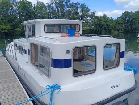Pénichette 935W à quai à Cognac, 5 personnes, cabine double : photo 1