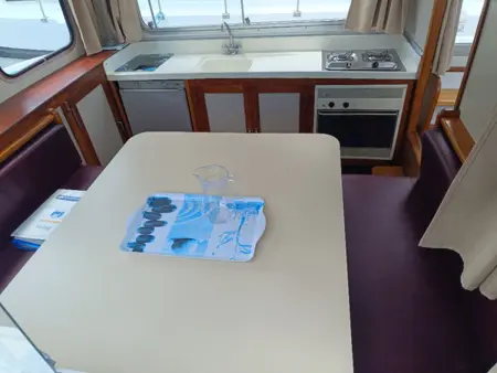 Pénichette 935W à quai à Cognac, 5 personnes, cabine double : photo 9