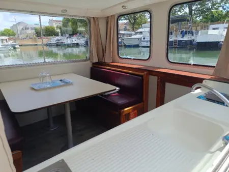 Pénichette 935W à quai à Cognac, 5 personnes, cabine double : photo 10
