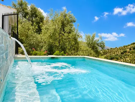 Location gite à Sayalonga, Maison de campagne, piscine privée - 8 pers.