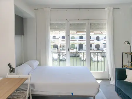 Studio 24m² vue canal à Empuriabrava, 1km plage : photo 6