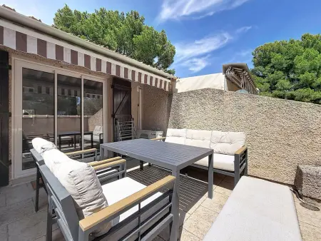 T2 Duplex climatisé, terrasse, parking - 4 pers. : photo 8