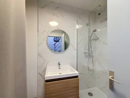 T2 Duplex climatisé, terrasse, parking - 4 pers. : photo 10
