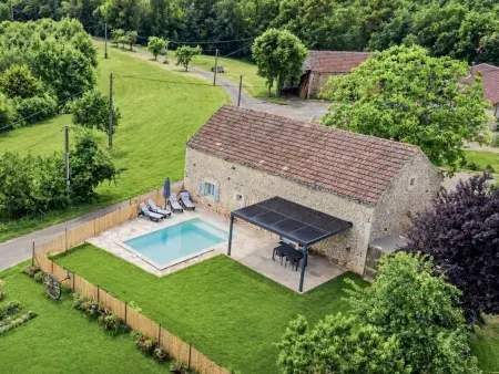 Location maison à Montcabrier, Gîte de qualité avec terrasse et piscine privée
