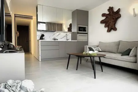 Location appartement à Arona, Appartement chic à Arona, près de la plage