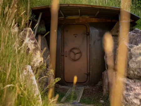 Le Nautilus, gîte steampunk semi-enterré à Raon-aux-Bois : photo 6