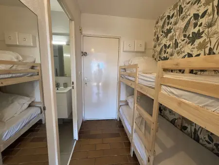 Studio cabine climatisé, aperçu mer à Saint-Cyr-sur-Mer : photo 4