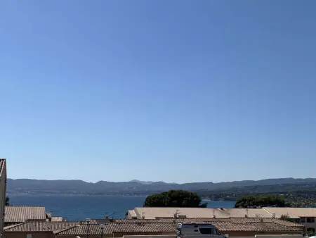 Studio cabine climatisé, aperçu mer à Saint-Cyr-sur-Mer : photo 8