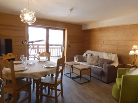 Duplex 48m² face au village, ski à 600m : photo 2