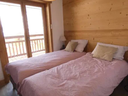 Duplex 48m² face au village, ski à 600m : photo 5