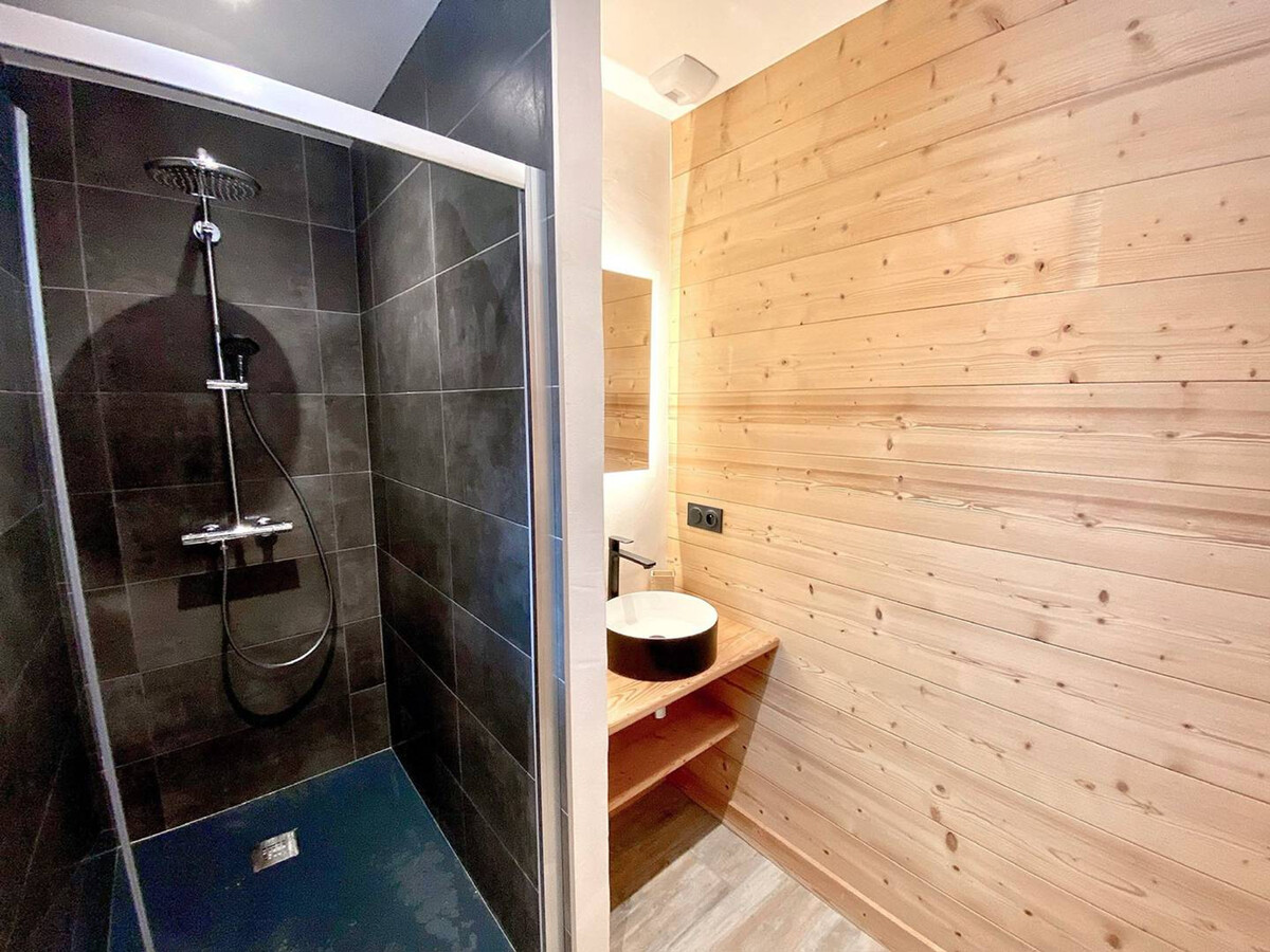 Chalet 10 pers., 5 chambres à 500m des pistes - Photo 12