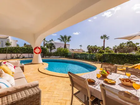 Villa Coral à 450 m de la plage, piscine privée : photo 1