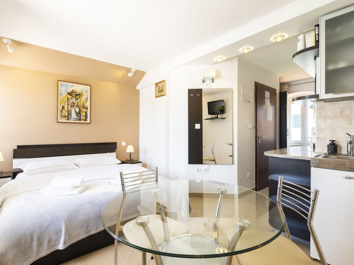 Maison Lučica, 3 studios au cœur de Trogir à 20 m de la mer - Photo 4