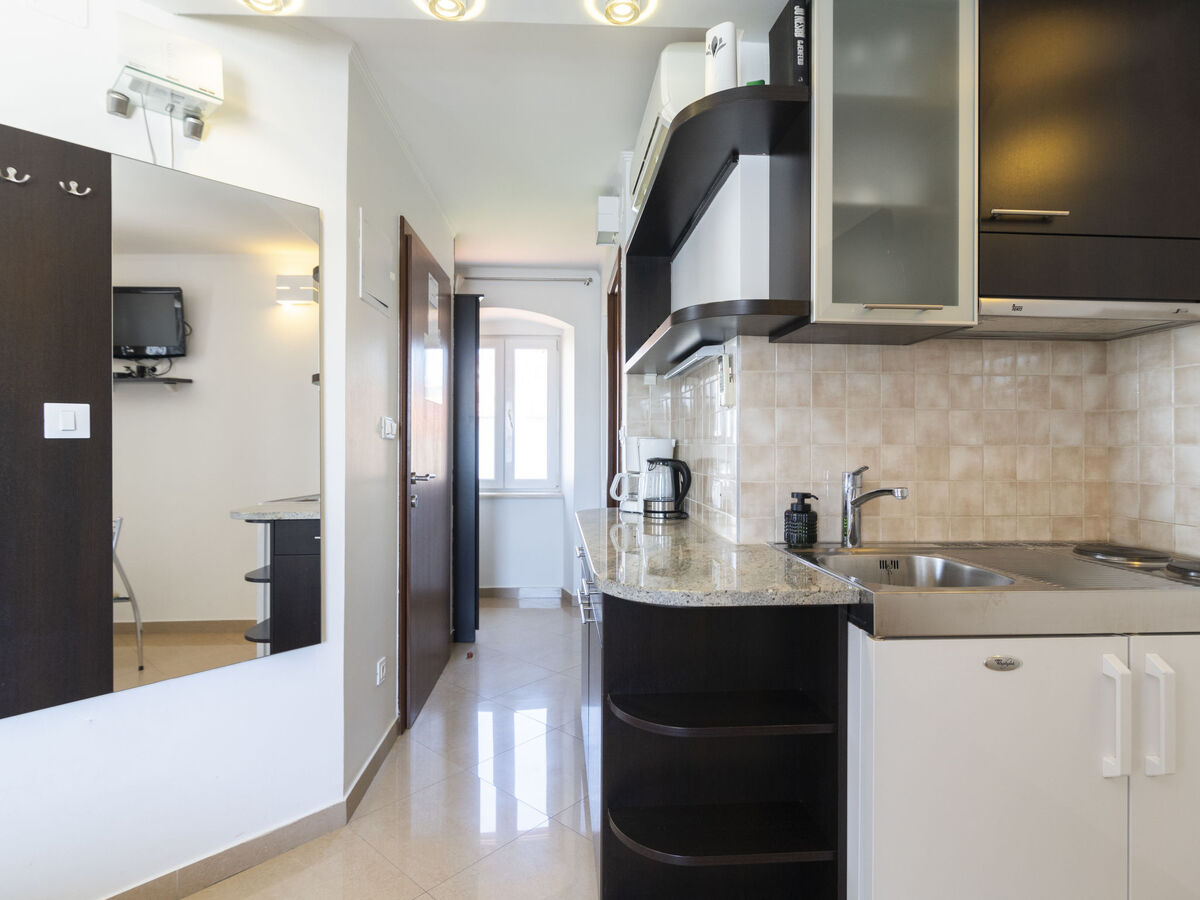 Maison Lučica, 3 studios au cœur de Trogir à 20 m de la mer - Photo 12