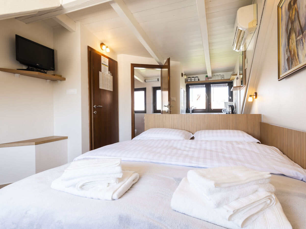 Maison Lučica, 3 studios au cœur de Trogir à 20 m de la mer - Photo 14