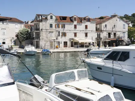 Maison Lučica, 3 studios au cœur de Trogir à 20 m de la mer