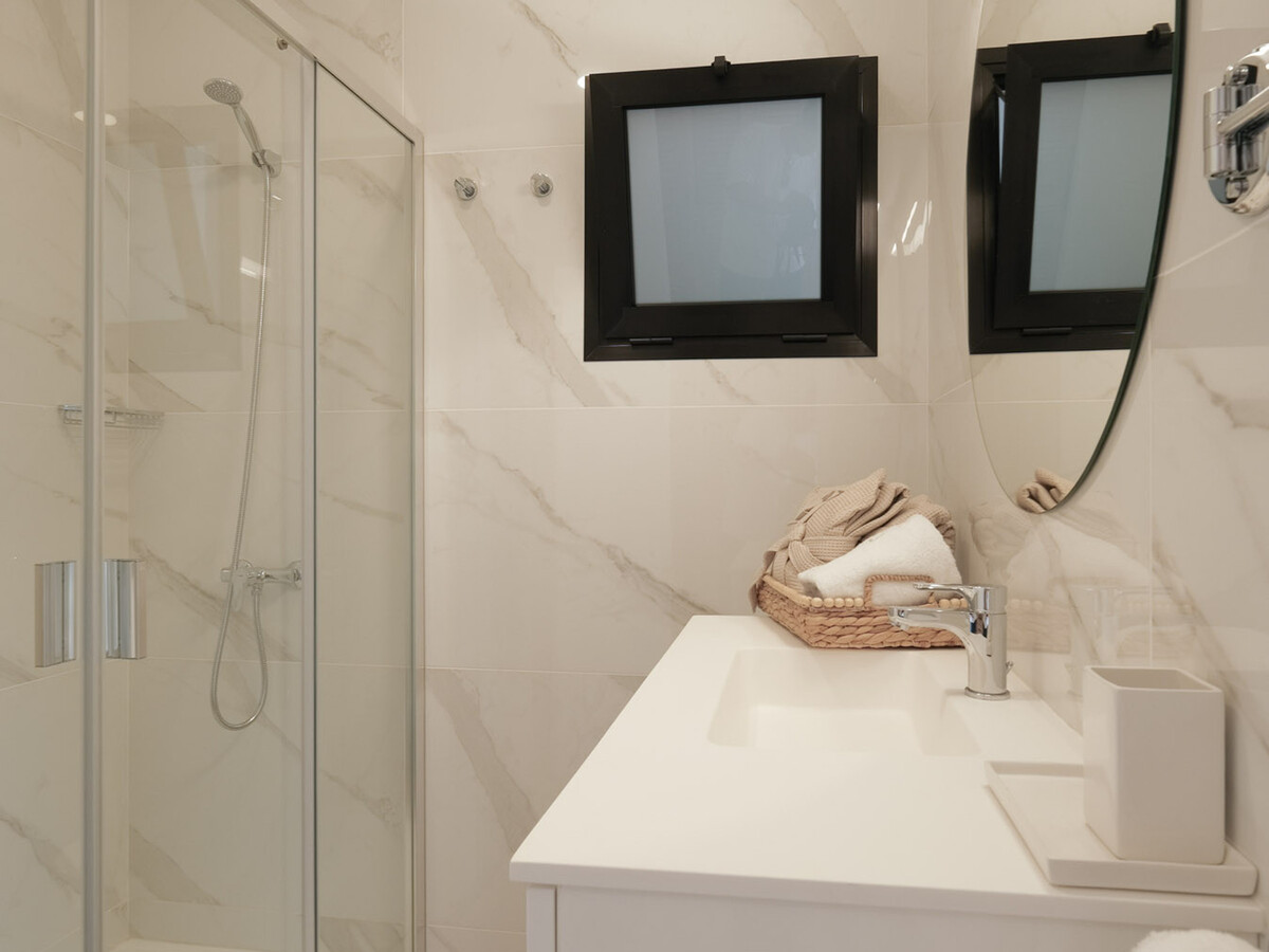 Appartement neuf 115 m² vue mer et montagne - Photo 30