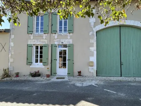 Gîte 6 pers. avec jardin, parking et animaux à Boisbreteau : photo 1