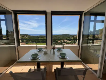 Location appartement à Saint Cyr sur Mer, Appartement avec clim, vue mer - 6 pers.