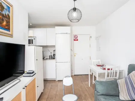 Las Naciones – Apt 2p rénové à 300m de la plage : photo 6