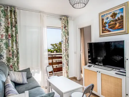 Las Naciones – Apt 2p rénové à 300m de la plage : photo 7