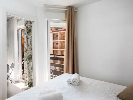 Las Naciones – Apt 2p rénové à 300m de la plage : photo 15