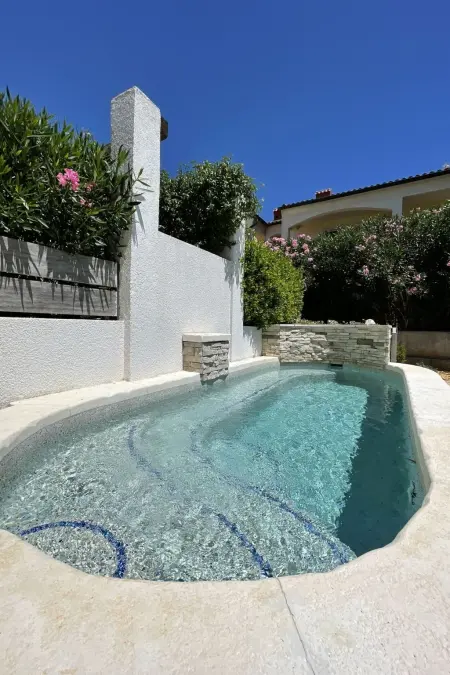 Maison Volme à Banjole : piscine privée, 300m de la mer : photo 3